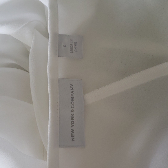 NEW YORK & CONPANY White Half Sleeve Blouse Size S - Picture 4 of 5